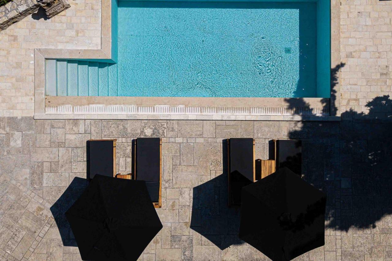 Villa Mantilari Wine Estate 7 Apartments 2 Private Pools 1 Heated Tennis Court Fitness Center Archanes Exterior photo