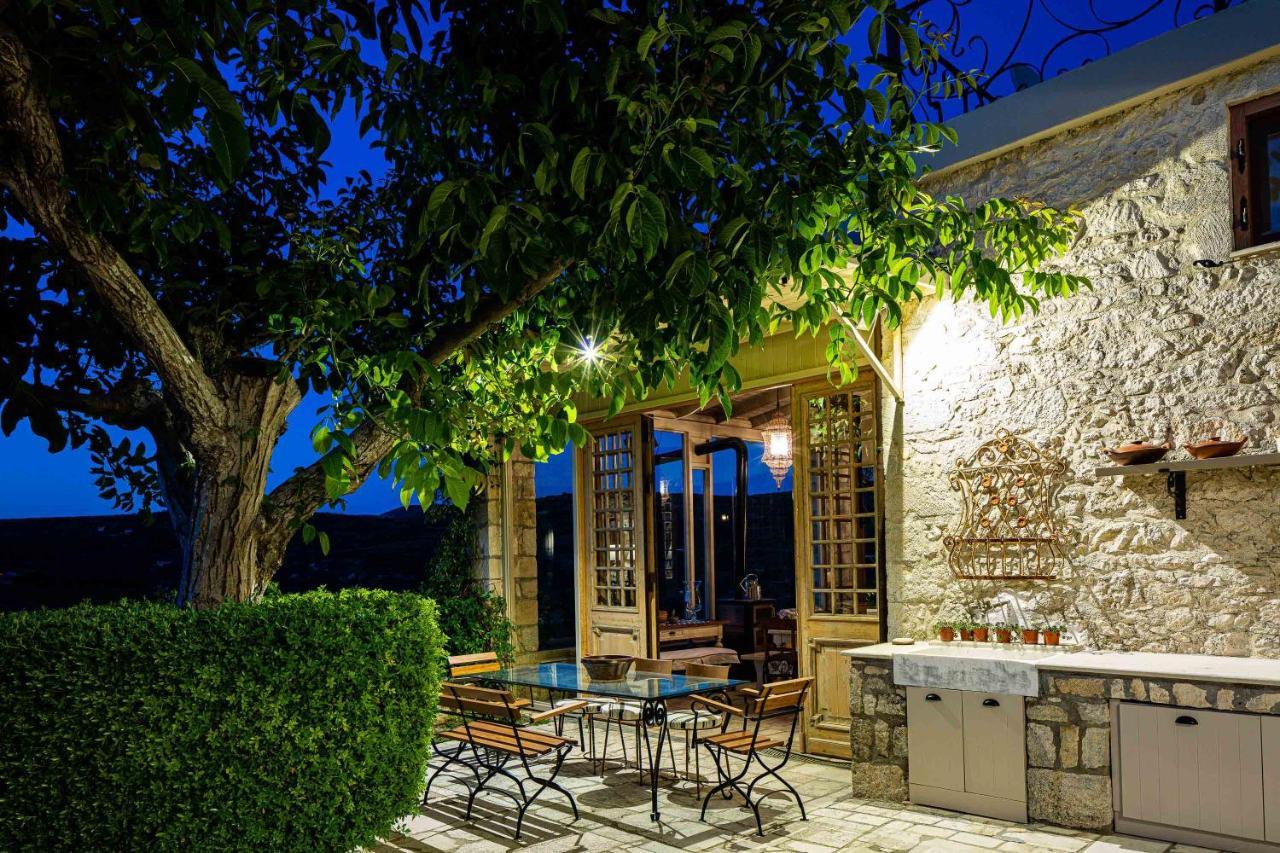 Villa Mantilari Wine Estate 7 Apartments 2 Private Pools 1 Heated Tennis Court Fitness Center Archanes Exterior photo