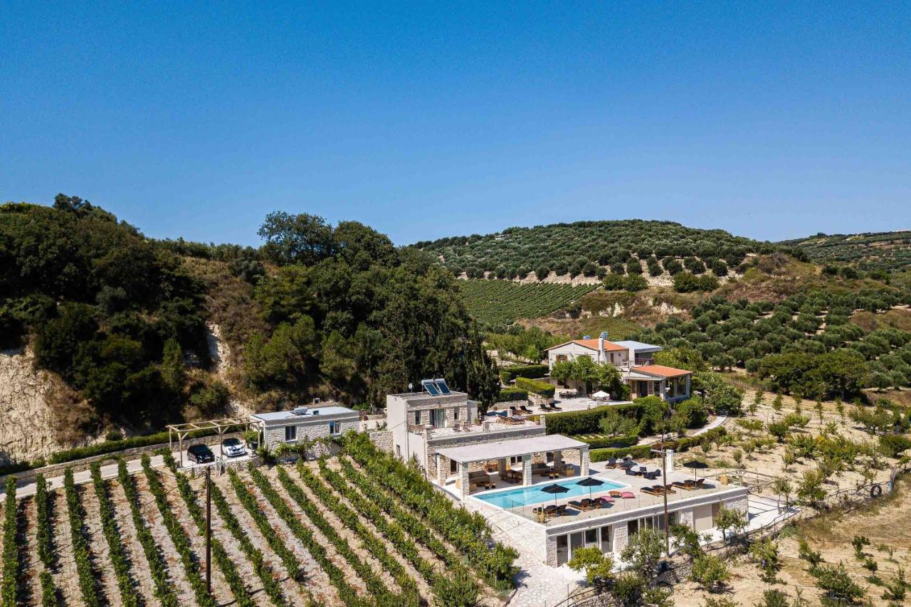 Villa Mantilari Wine Estate 7 Apartments 2 Private Pools 1 Heated Tennis Court Fitness Center Archanes Exterior photo