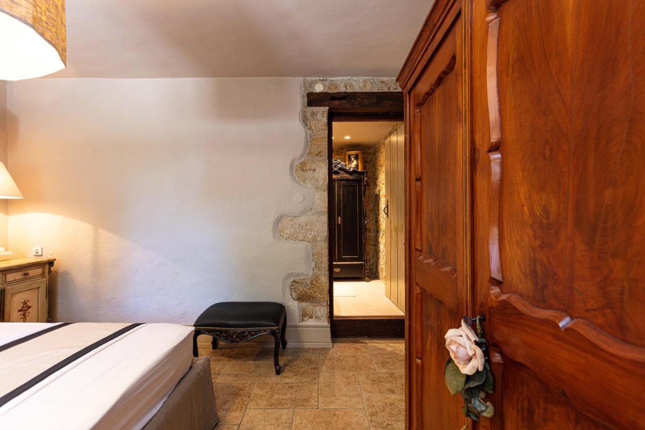 Villa Mantilari Wine Estate 7 Apartments 2 Private Pools 1 Heated Tennis Court Fitness Center Archanes Exterior photo