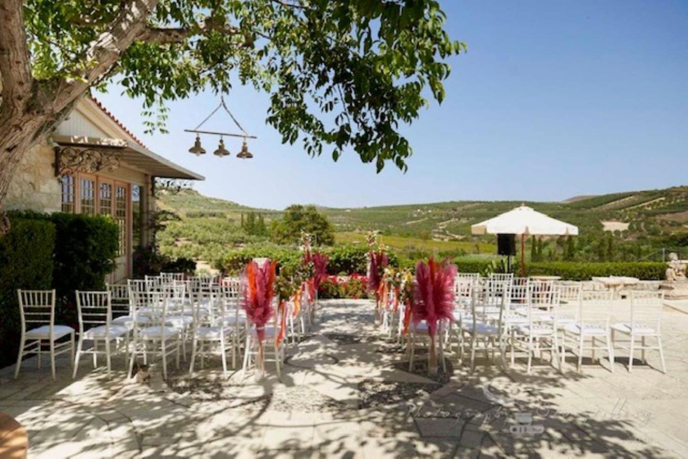Villa Mantilari Wine Estate 7 Apartments 2 Private Pools 1 Heated Tennis Court Fitness Center Archanes Exterior photo